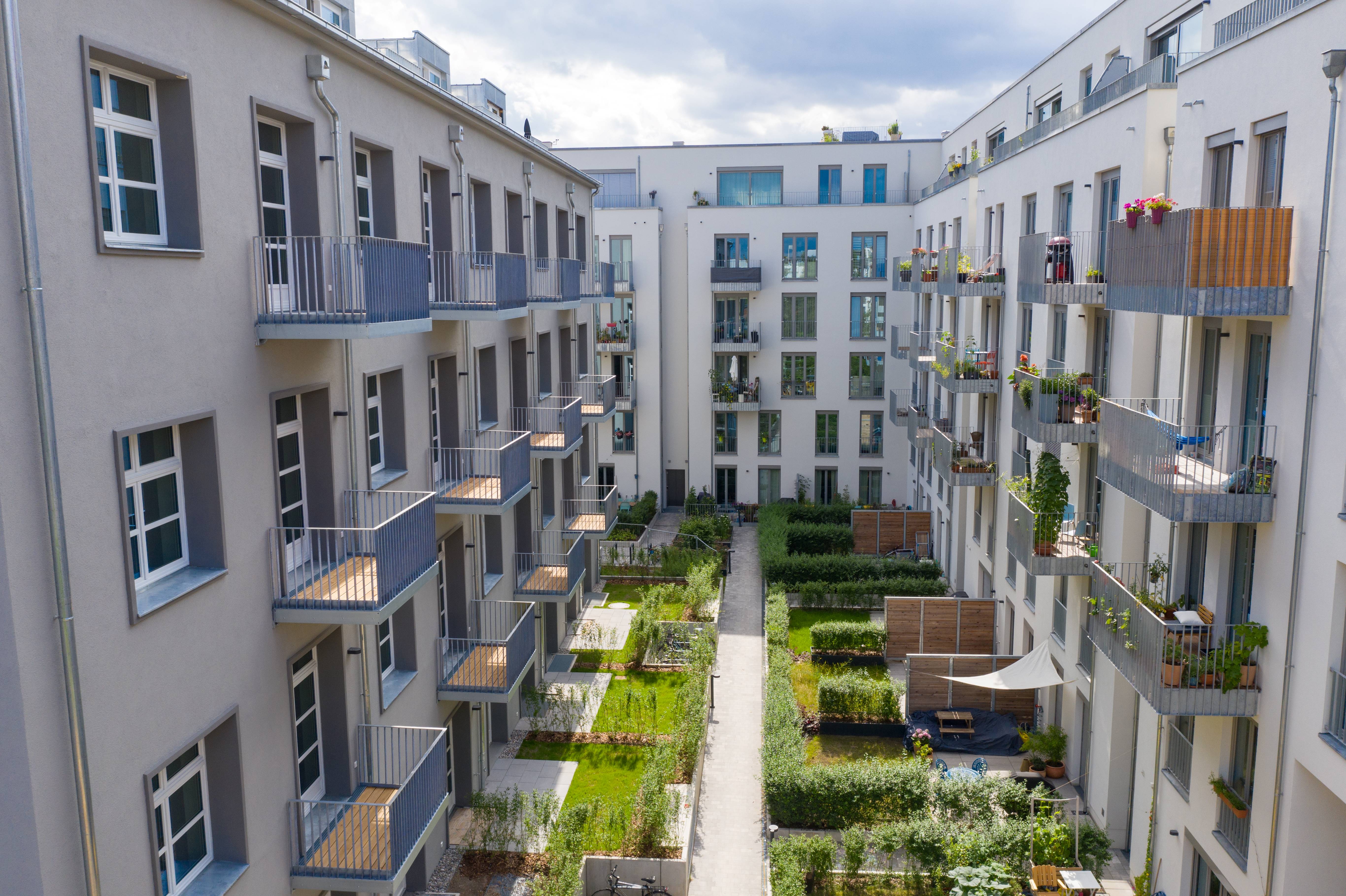 Blick vom Innenhof auf das Berliner BUWOG Quartier MAY & NIELSEN Gartenhaus