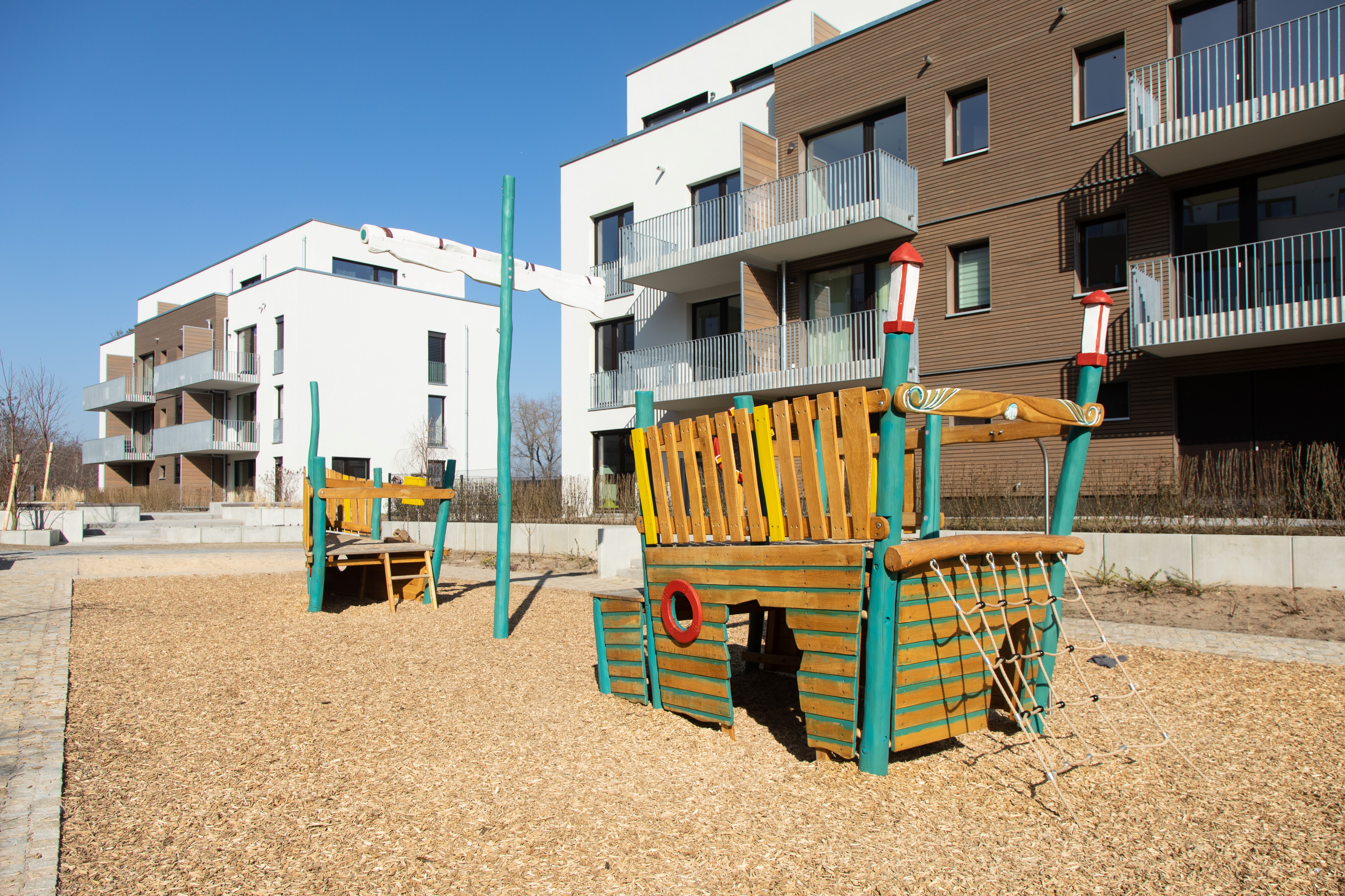 Blick in den Hof mit Spielplatz des Projekt's Regattahof aus dem Berliner BUWOG Quartier 52° Nord