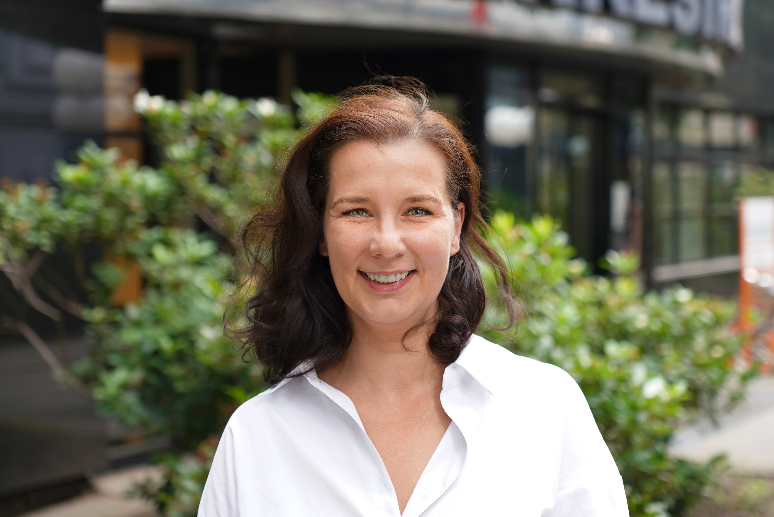 Dr. Anna-Vera Deinhammer, endowed professor for Sustainable Real Estate Development at the FHWien, is on display.