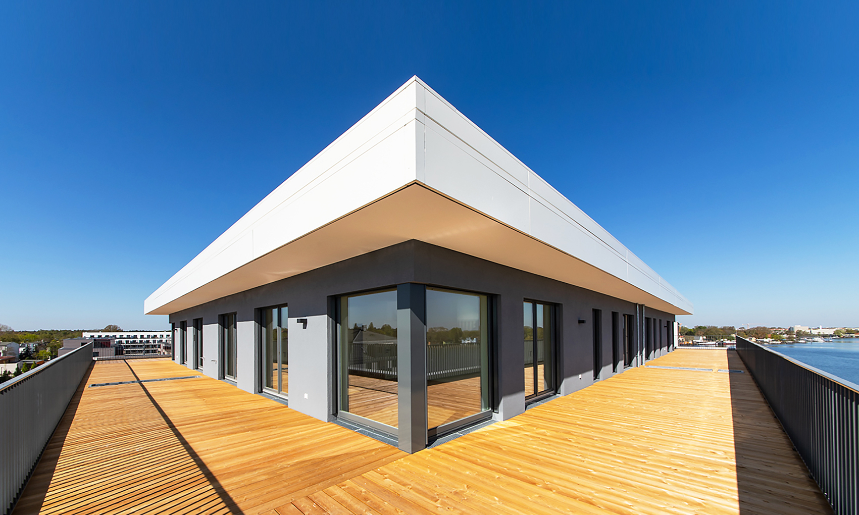 Standing on a terrace - view of the water and the quarter.
